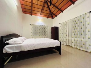 Family Villa, 4 Bedrooms, Balcony, City View