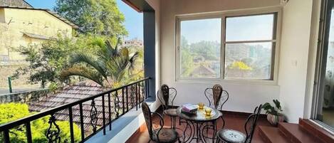 Familie villa, 4 slaapkamers, balkon, uitzicht op de stad | Terras