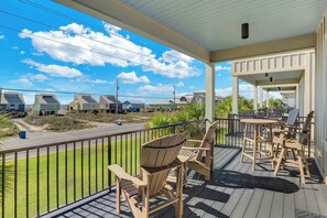 Outdoor dining - Outdoor Pool | West Beach | Little Lagoon (Gulf Shores)