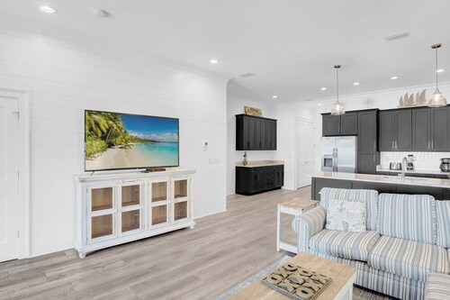 West Side Cottages CC by Liquid Life