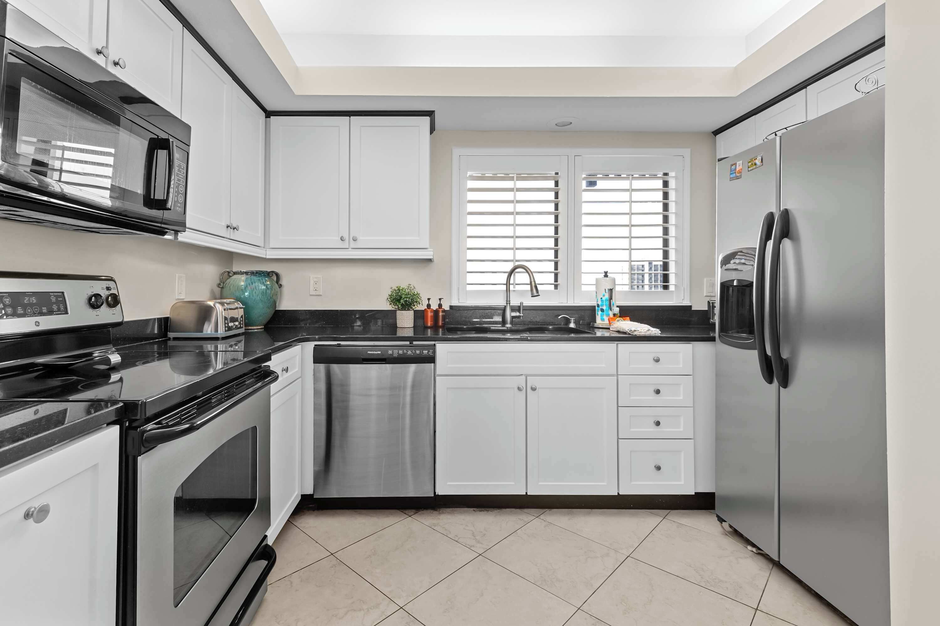 Condo, Multiple Beds, Balcony, Ocean View (Shipwatch Surf & Yacht Club D502) | Private kitchen | Fridge, microwave, oven, stovetop