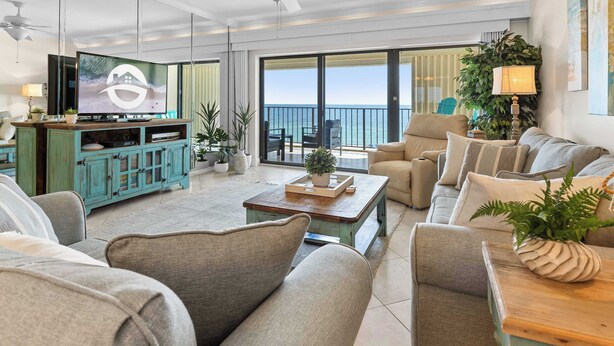 Condo, Berbilang Katil, Balcony, Ocean View (Shipwatch Surf & Yacht Club D502) | Ruang tamu | 42 inci televisyen skrin rata dengan digital 