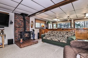 Smart-TV, Kamin, DVD-Player