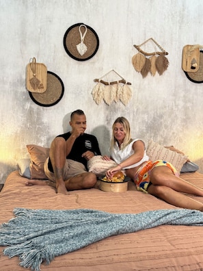 2 habitaciones, tabla de planchar con plancha, wifi y ropa de cama