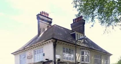 Hackney E5 - Perfect for Couples Getaway
