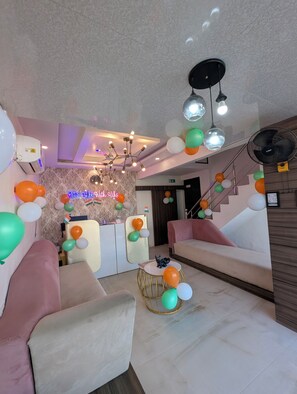 Interior - The Vibs International (Damoh)