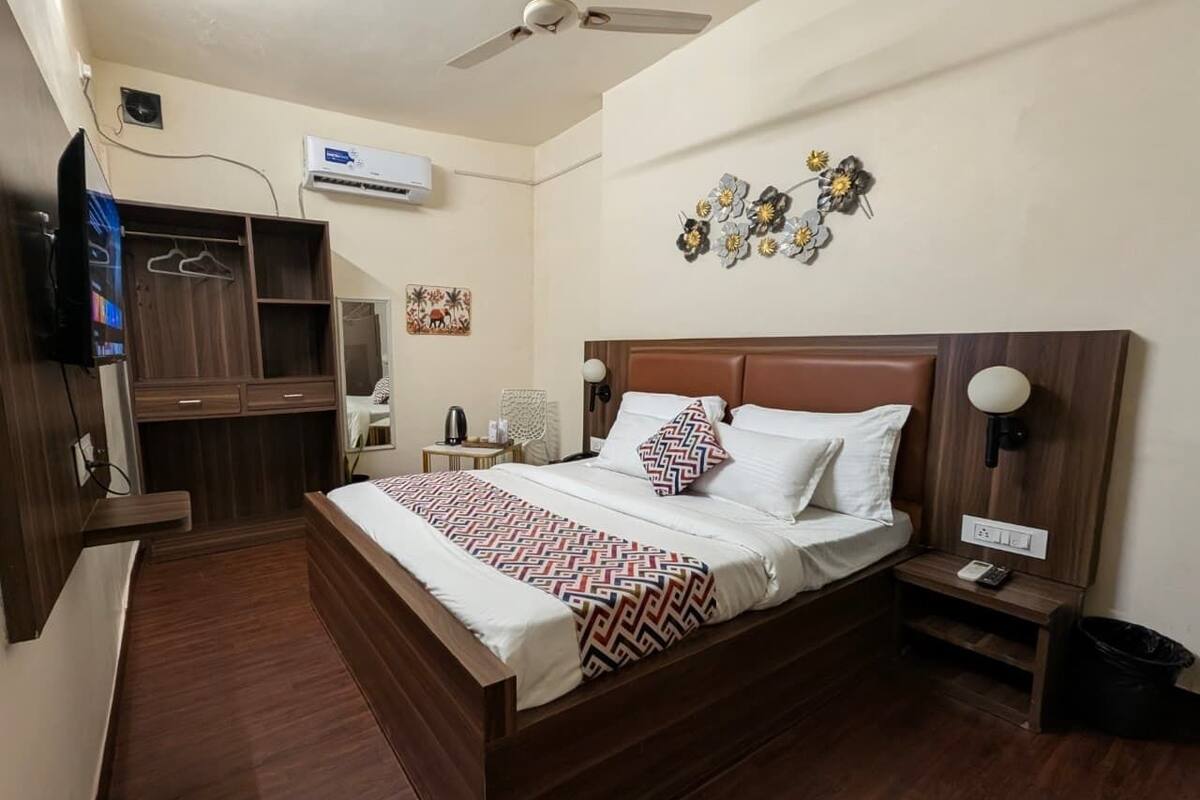 Economy Room