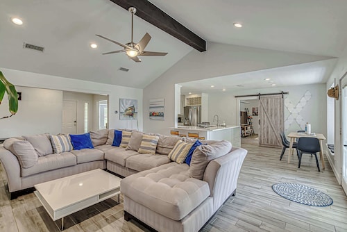 Family-Friendly 3BR w/ Private Pool & BBQ in SW Austin