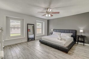 3 bedrooms, iron/ironing board, travel cot, WiFi