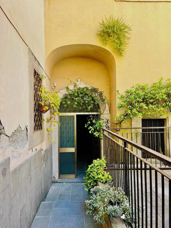 Exterior detail - Old Town Nest - Montegrappa Street (Civitavecchia)