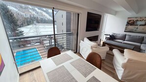 Luokittelematon kuva, 4 kautta 34, painike