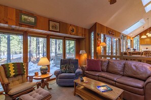 Smart TV, fireplace, DVD player, books