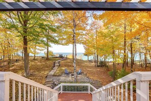 Cottage (3 Bedrooms) | Interior - Cottage w/ Private Beach + Fire Pit in Manistee! (Manistee)