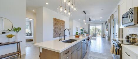 House (4 Bedrooms) | Interior