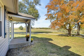 Interior - 15 Mi to La Cygne Lake: Peaceful Ranch Home (Drexel)