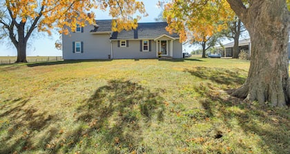 15 Mi to La Cygne Lake: Peaceful Ranch Home