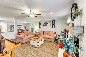 House (3 Bedrooms) | Interior