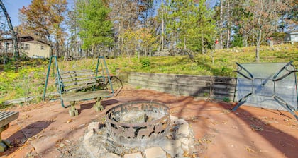 Keshena Lake House: Fire Pit, Deck