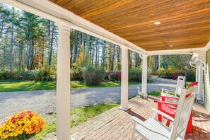 Interior - Indoor Pool, Gym & More: Catskills 'retreat House' (Summitville)