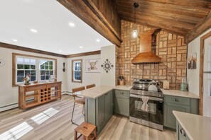 Interior - Indoor Pool, Gym & More: Catskills 'retreat House' (Summitville)