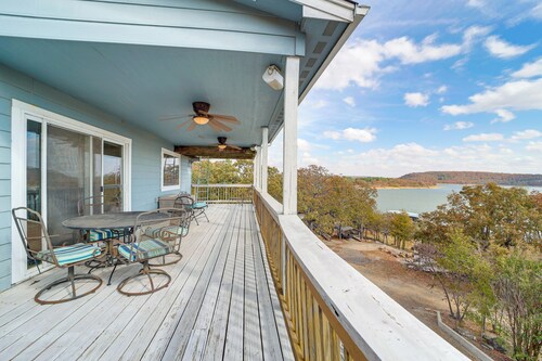 Fire Pit + Stunning Views: Lake Eufaula Retreat!