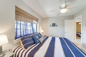 House (5 Bedrooms) | Interior - Fire Pit + Stunning Views: Lake Eufaula Retreat! (Checotah)