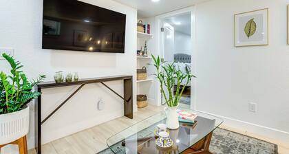 Wash Park Access: Denver Apt w/ Outdoor Dining!