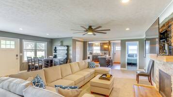 House (3 Bedrooms) | Interior