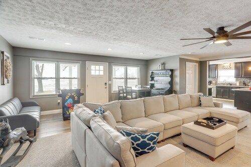 5 Mi to Lake: Port Clinton Home w/ Gazebo & Grill!