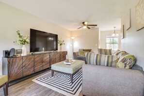 House (3 Bedrooms) | Interior - Patio for Al Fresco Dining: Home in Hinesville! (Hinesville)