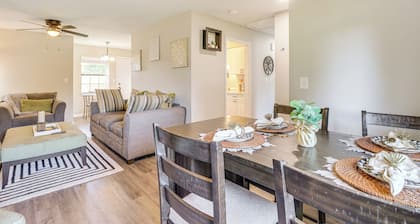 Patio for Al Fresco Dining: Home in Hinesville!