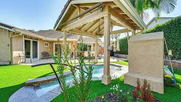 House (5 Bedrooms) | Interior