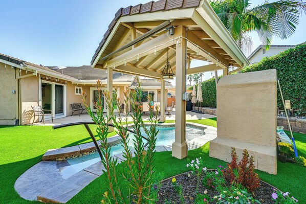 House (5 Bedrooms) | Interior