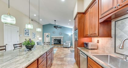 13 Mi to Downtown San Diego: Quiet Home w/ Spa!