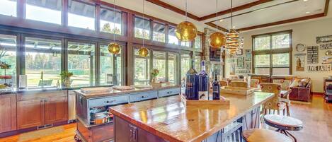 House (4 Bedrooms) | Interior