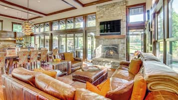 House (4 Bedrooms) | Front of property