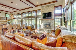 House (4 Bedrooms) | Front of property - Golf Getaway w/ Hot Tub, Course Views in Cle Elum! (Cle Elum)