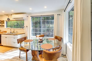 Cottage (3 Bedrooms) | Interior