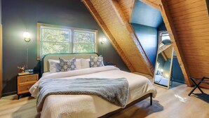 House (3 Bedrooms) | Interior - 3 Mi to Dtwn: Mtn-view Cabin in Gatlinburg! (Gatlinburg)