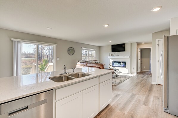 Interior - 15 Mi to Dtwn Des Moines: Pet-friendly Waukee Home (Waukee)