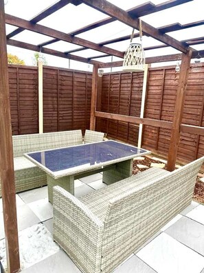 Studio | 3 bedrooms, Internet - 3 Bedroom Homely Retreat Near Slough (Slough)