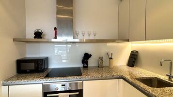 Apartment | 1 bedroom, desk, Internet