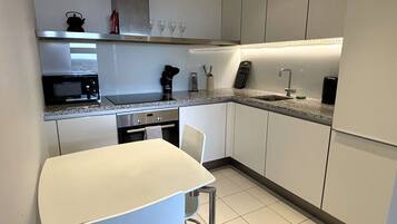 Apartment | 1 bedroom, desk, Internet