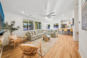 House | 6 bedrooms, Internet