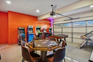 House | 6 bedrooms, Internet - WOW The Hamptons Pickleball Massive Pool Slide (Indio)