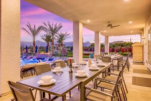 House | 8 bedrooms - The Royal Bahamian- Pickleball Golf Sleeps 20 (Indio)