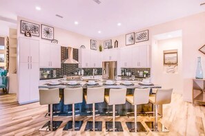 8 bedrooms - The Royal Bahamian- Pickleball Golf Sleeps 20 (Indio)