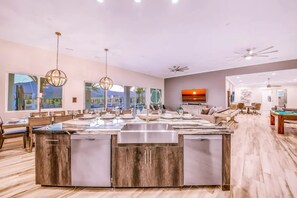 House | 8 bedrooms - The Royal Bahamian- Pickleball Golf Sleeps 20 (Indio)