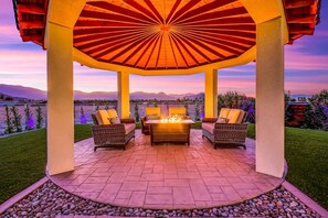 House | 8 bedrooms - The Royal Bahamian- Pickleball Golf Sleeps 20 (Indio)