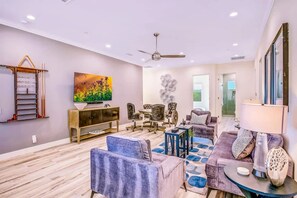 8 bedrooms - The Royal Bahamian- Pickleball Golf Sleeps 20 (Indio)